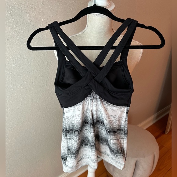 Athleta Cross Back Tank - Picture 3 of 4